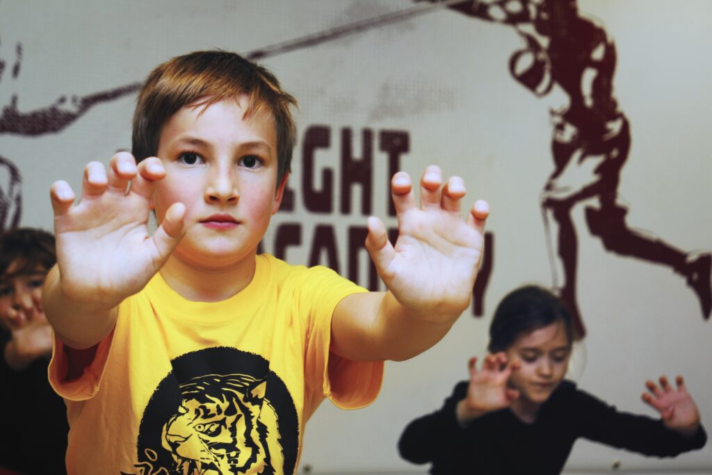 Kids Level 1 6-11 years - Kids training Kung Fu Level 1